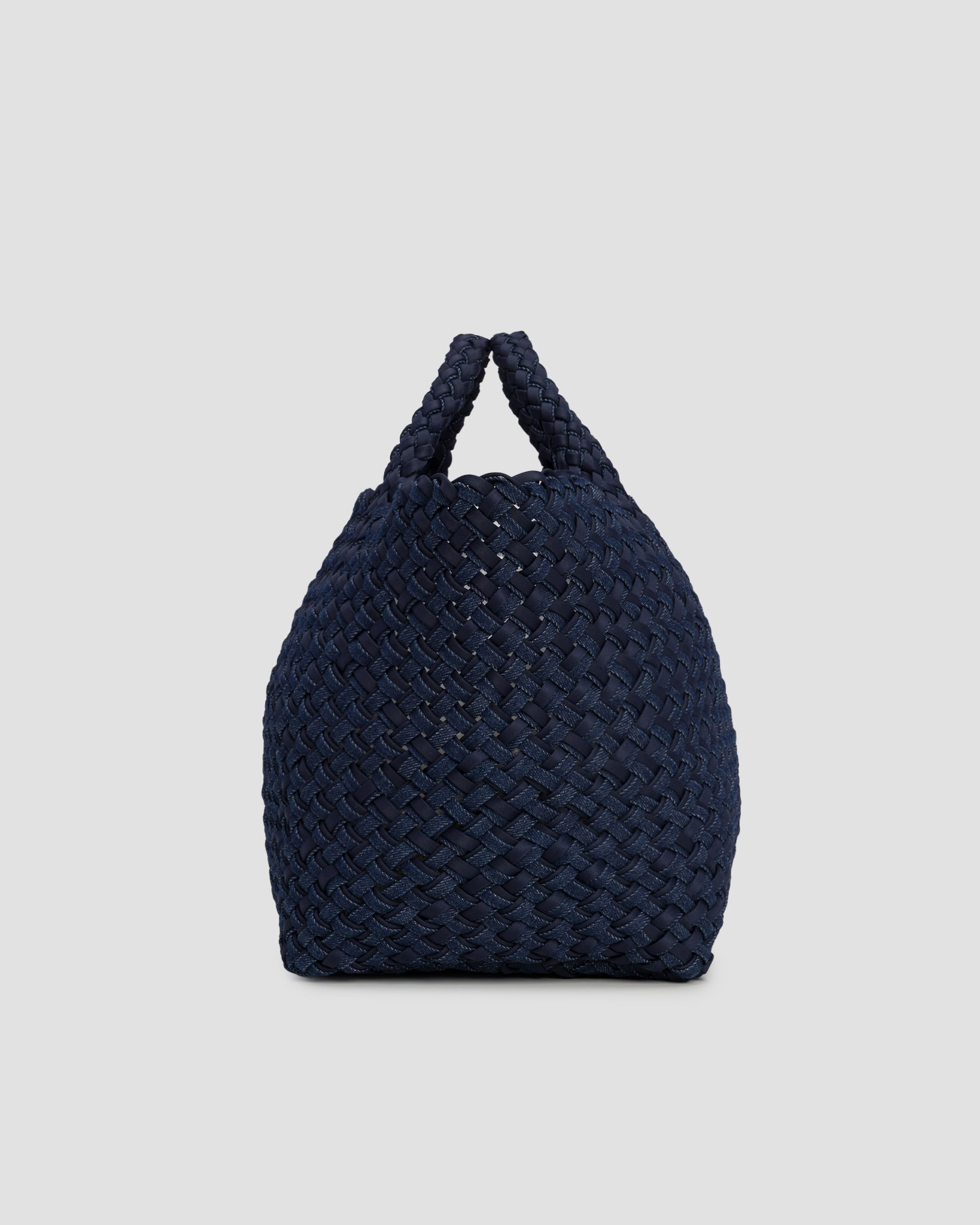 Ručně vyplétaná kabelka Naghedi St Barths Medium Tote Double Weave v tmavě modré barvě
