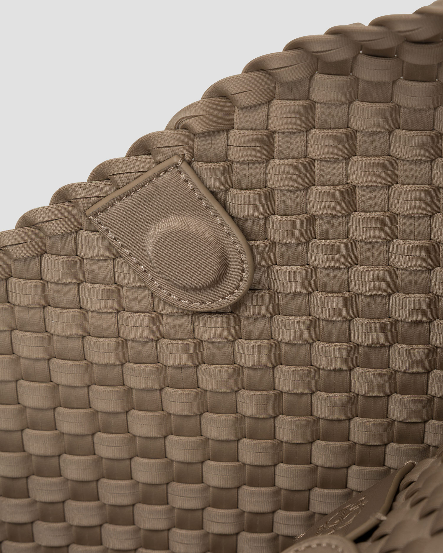 Dámska ručne pletená kabelka Naghedi Nomad Hobo Medium