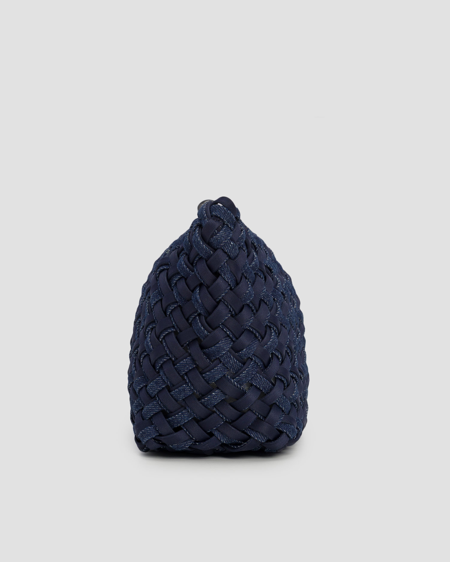 Ručně pletená kabelka Naghedi Gigi Small Clutch Double Weave v tmavě modré barvě