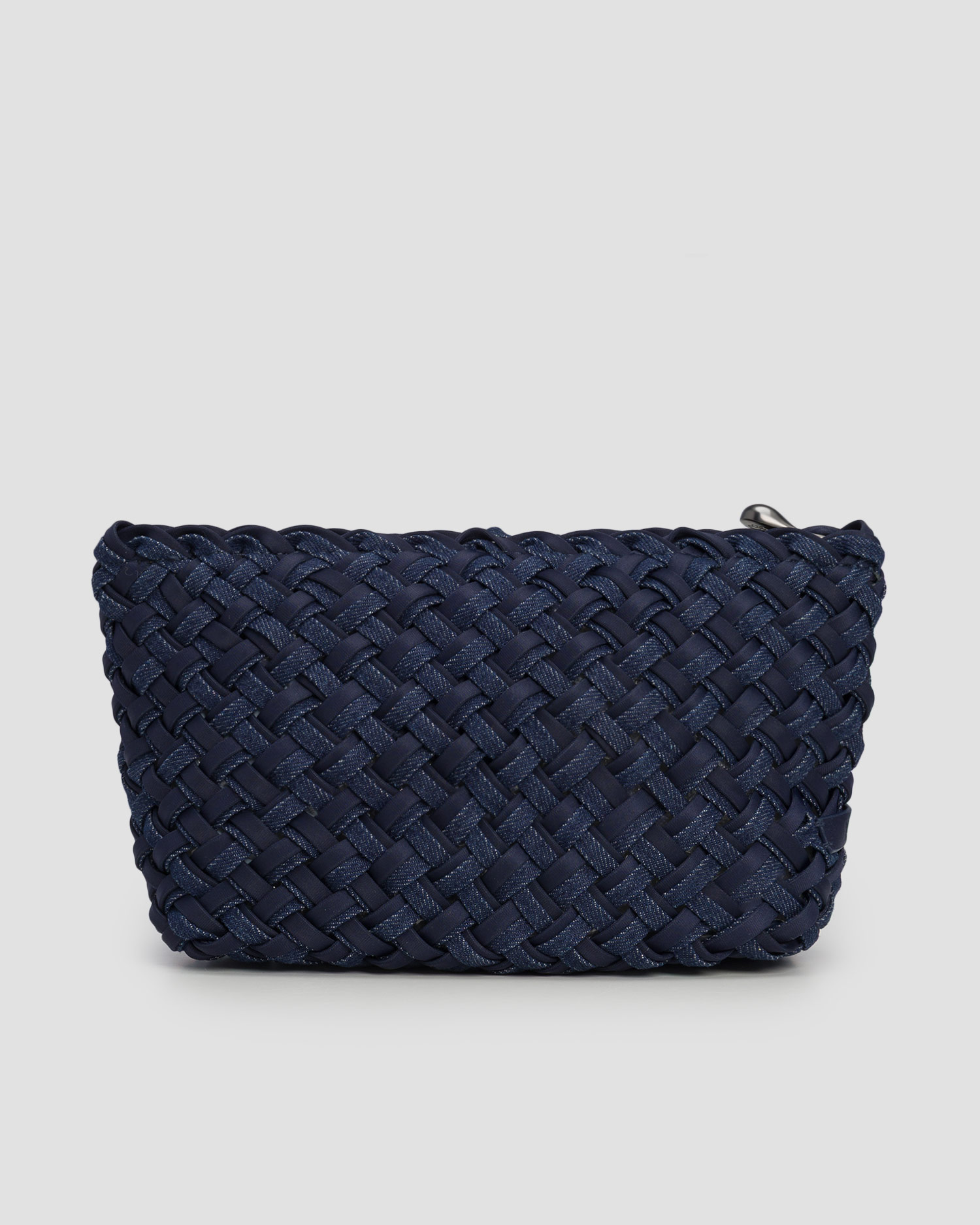 Ručně pletená kabelka Naghedi Gigi Small Clutch Double Weave v tmavě modré barvě