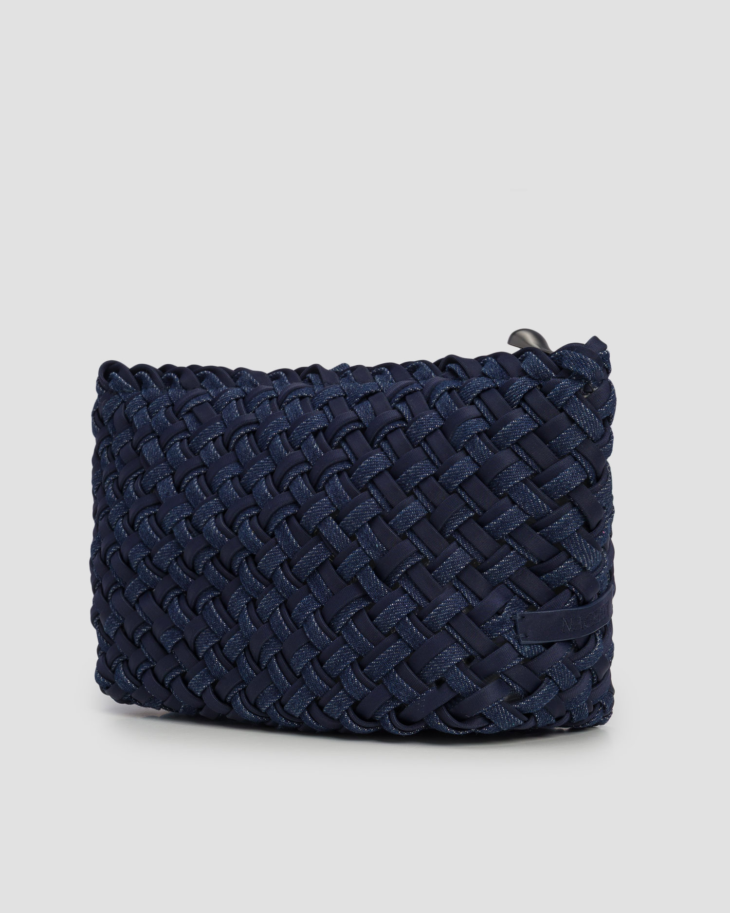 Ručně pletená kabelka Naghedi Gigi Small Clutch Double Weave v tmavě modré barvě