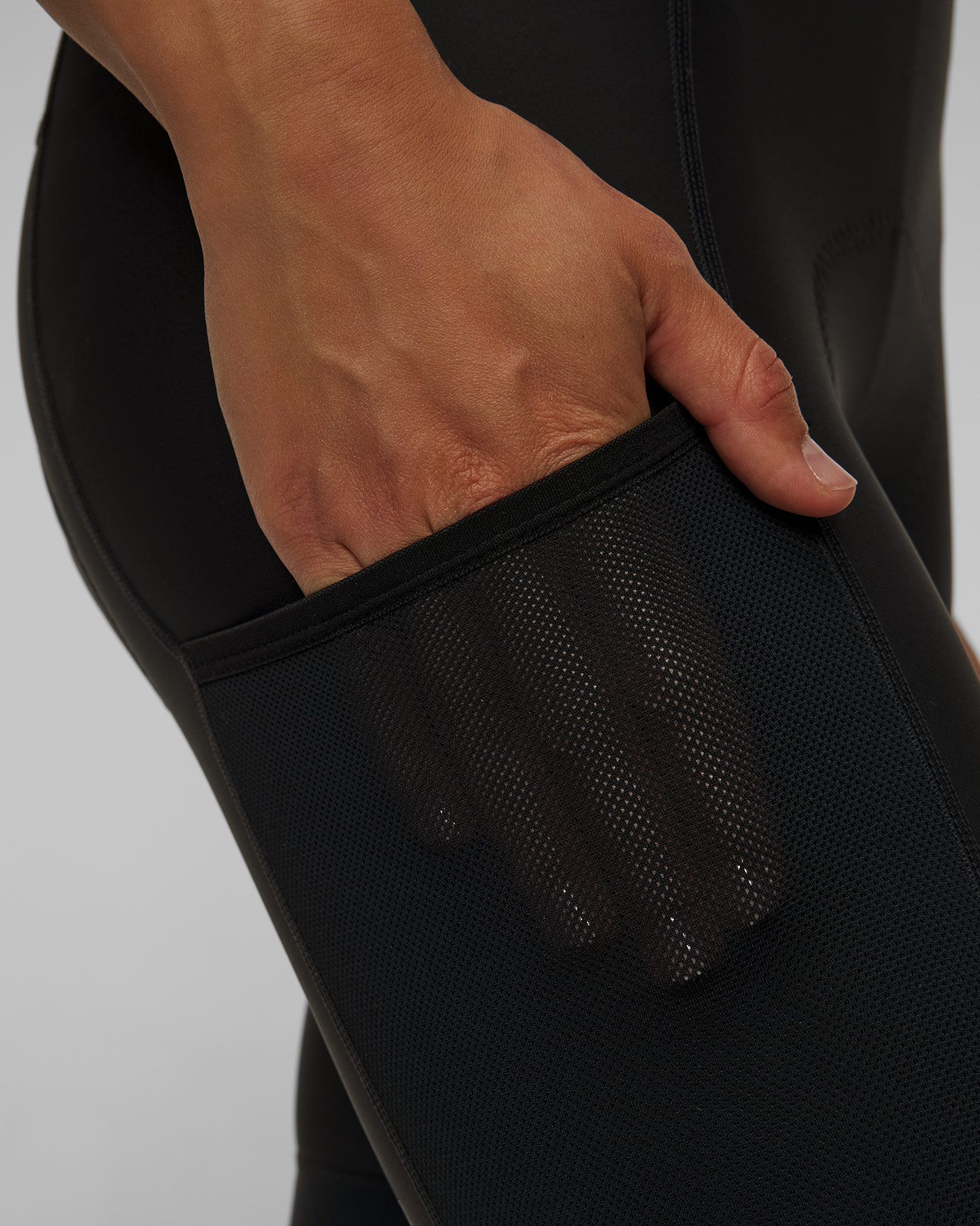 Szorty rowerowe z szelkami damskie Isadore Signature Clippee System Bib Shorts 2.0 czarne