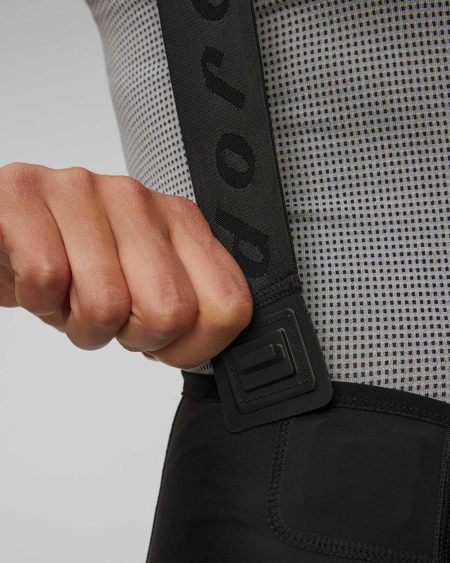 Szorty rowerowe z szelkami damskie Isadore Signature Clippee System Bib Shorts 2.0 czarne