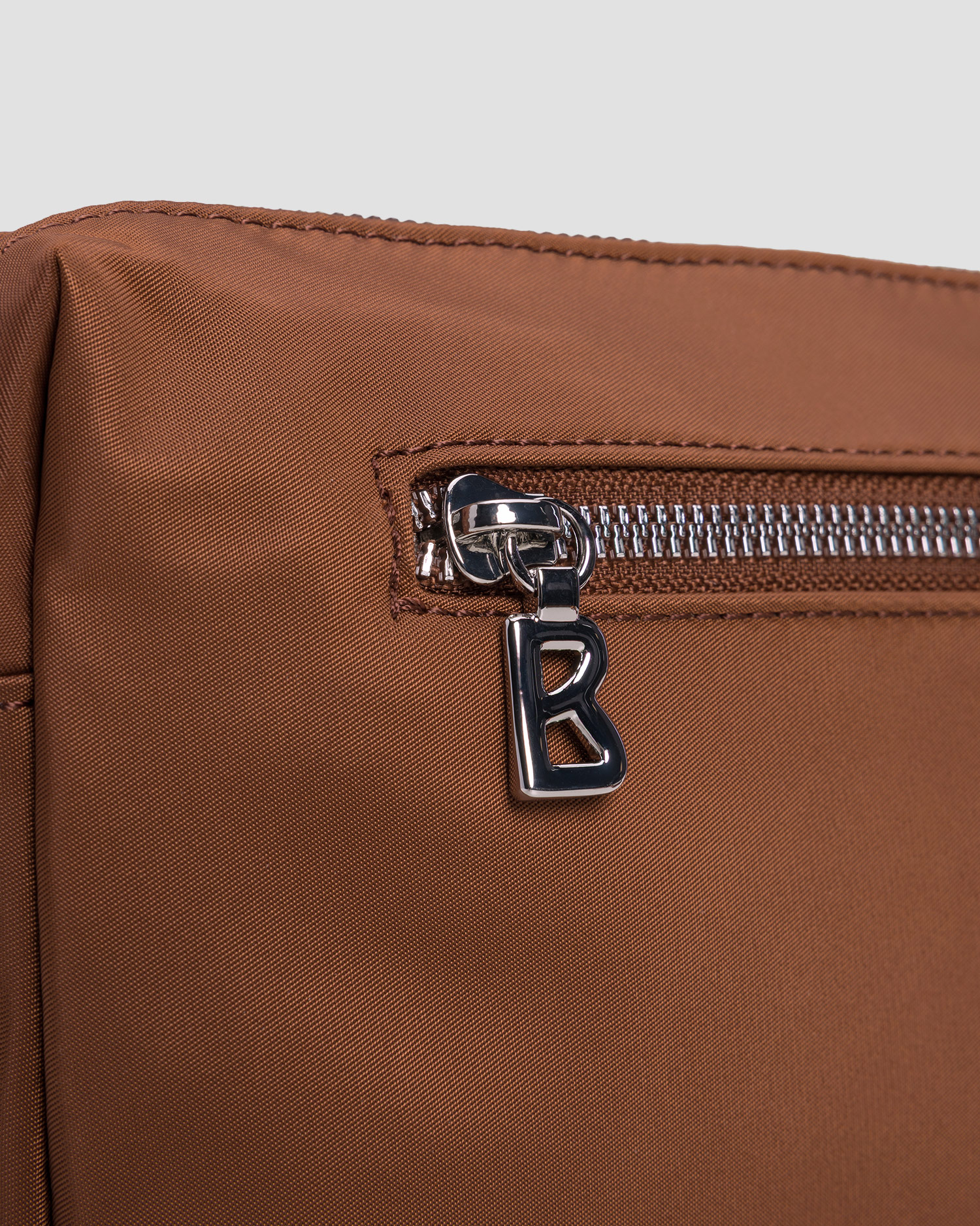 Dámská crossbody taška BOGNER Verbier Play 1.0 Pukie v hnědé barvě