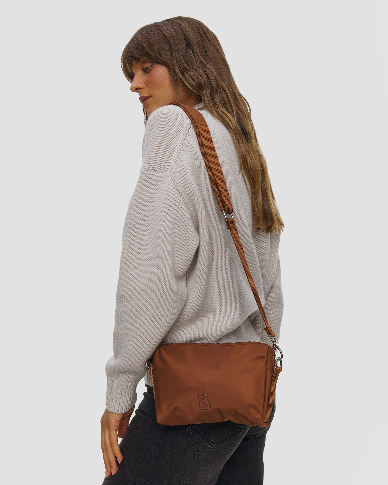 Dámská crossbody taška BOGNER Verbier Play 1.0 Pukie v hnědé barvě