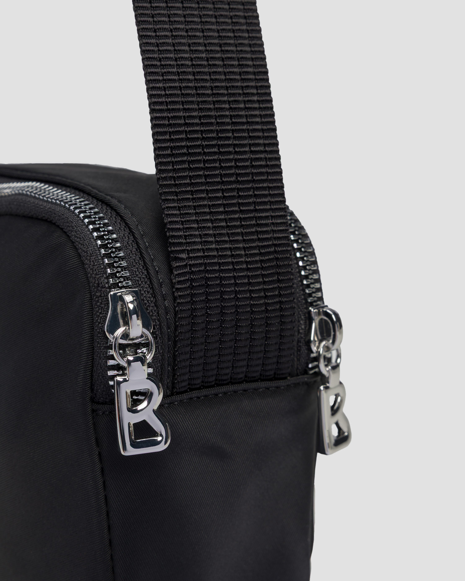 Dámská kabelka BOGNER Avy v černé barvě