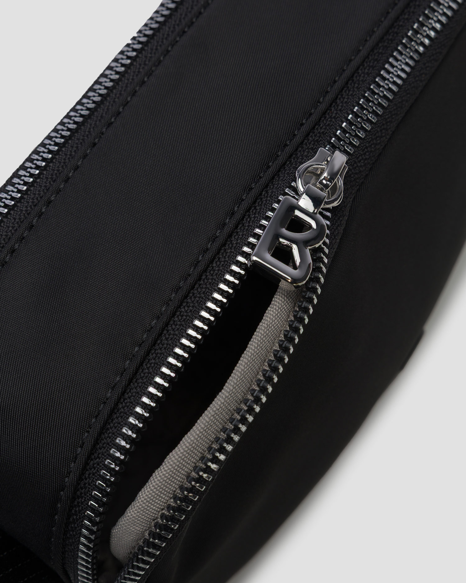 Dámská kabelka BOGNER Avy v černé barvě