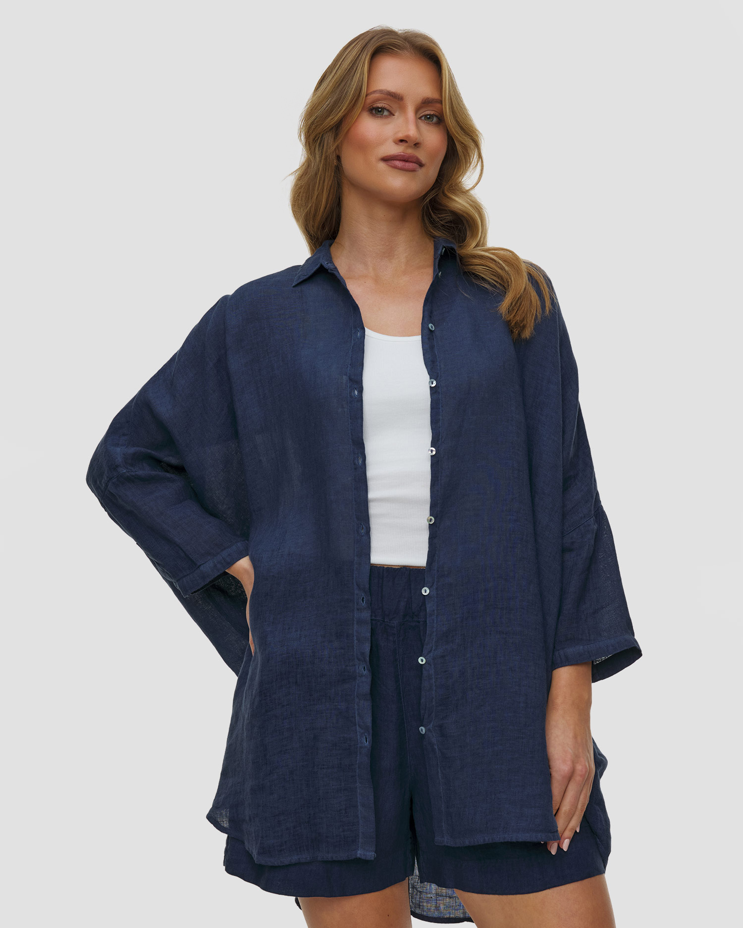 Chemise en lin à manches longues pour femmes 120 % Lino, Couleur: Granatowy