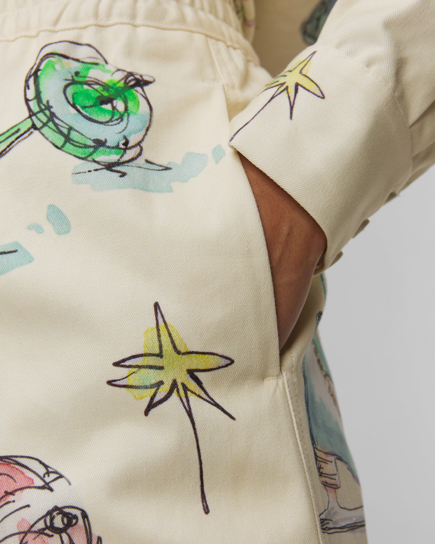 Pantaloni pentru femei din colecția limitată Alemais Court