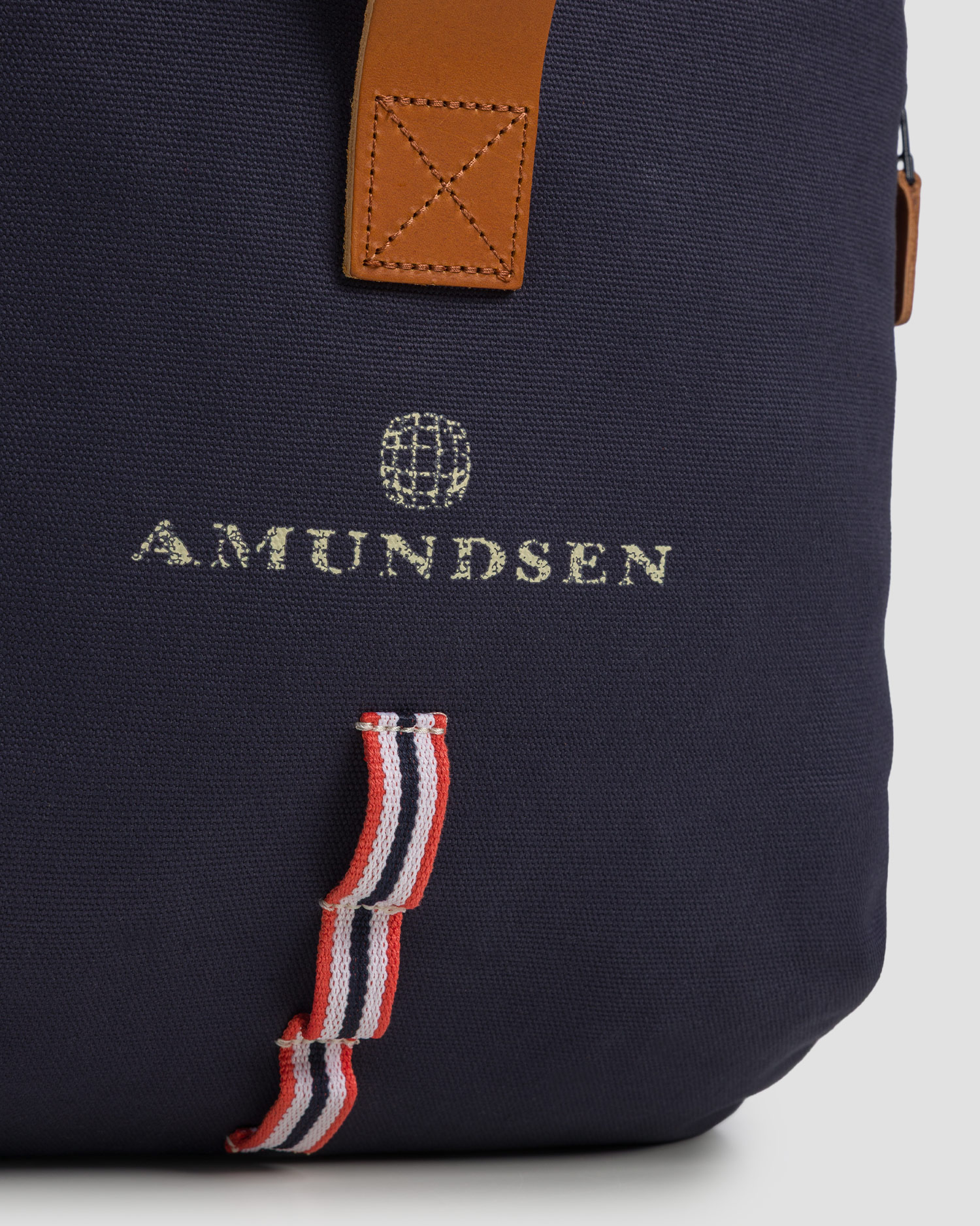 Sac à dos bleu marine canvas Amundsen Sports V-Bond Day Pack 25L