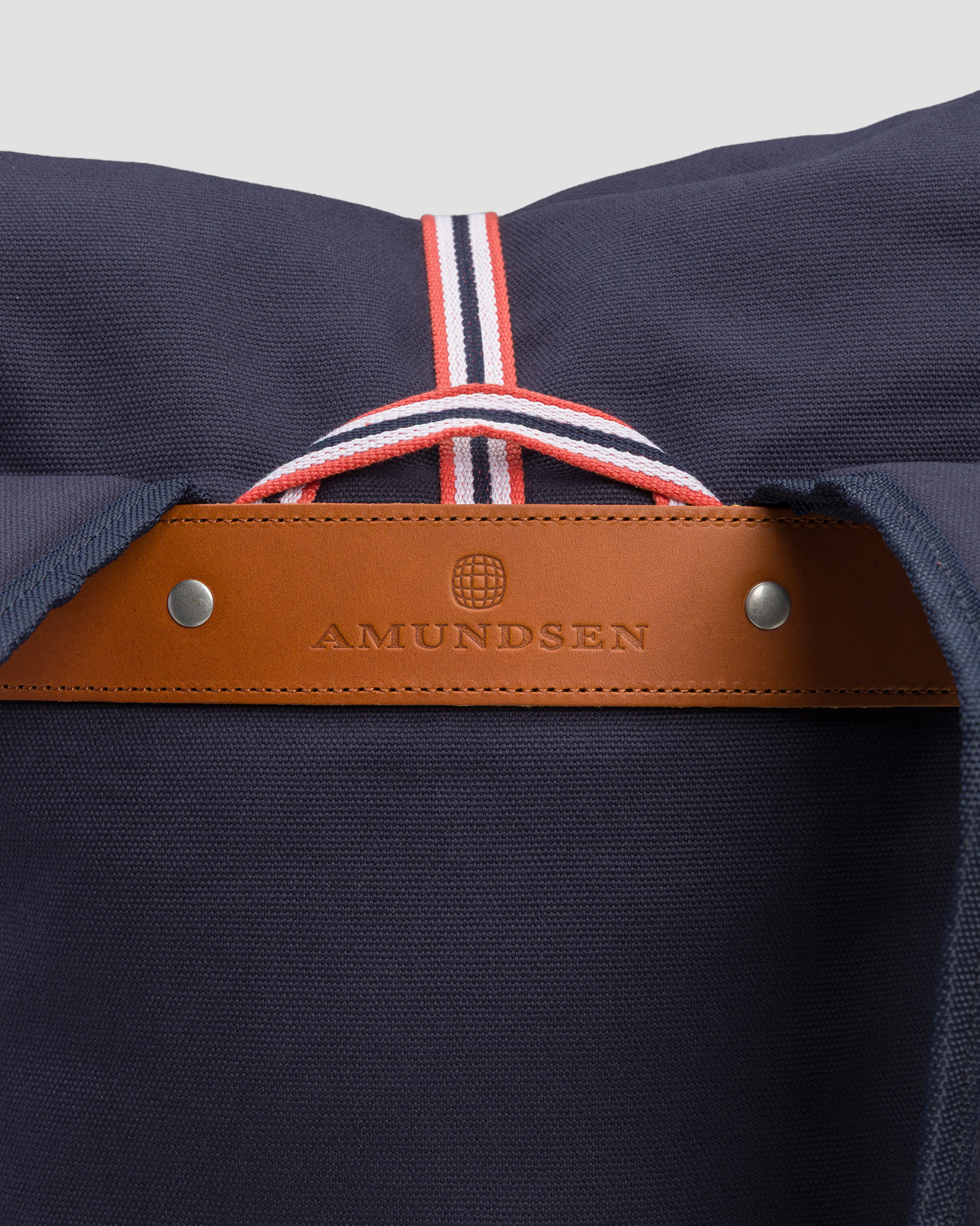 Sac à dos bleu marine canvas Amundsen Sports V-Bond Day Pack 25L