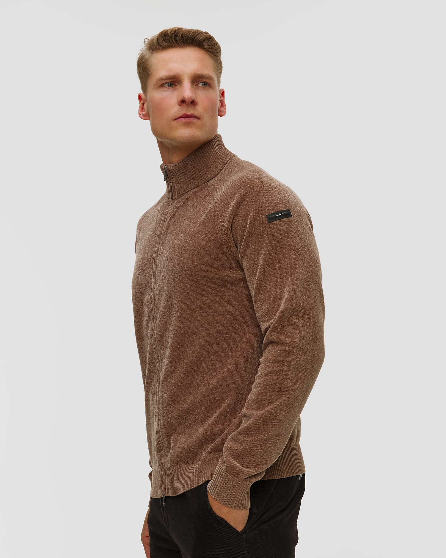 Pánsky hnedý sveter na zips Unity Original Chimbo Cheni