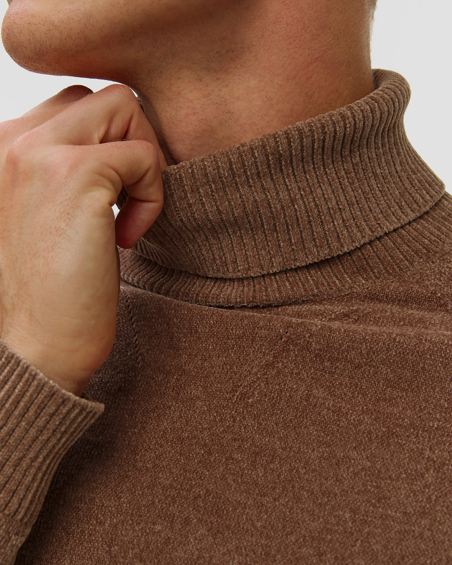 Pánsky hnedý sveter s rolákom Unity Original Popov Cheni