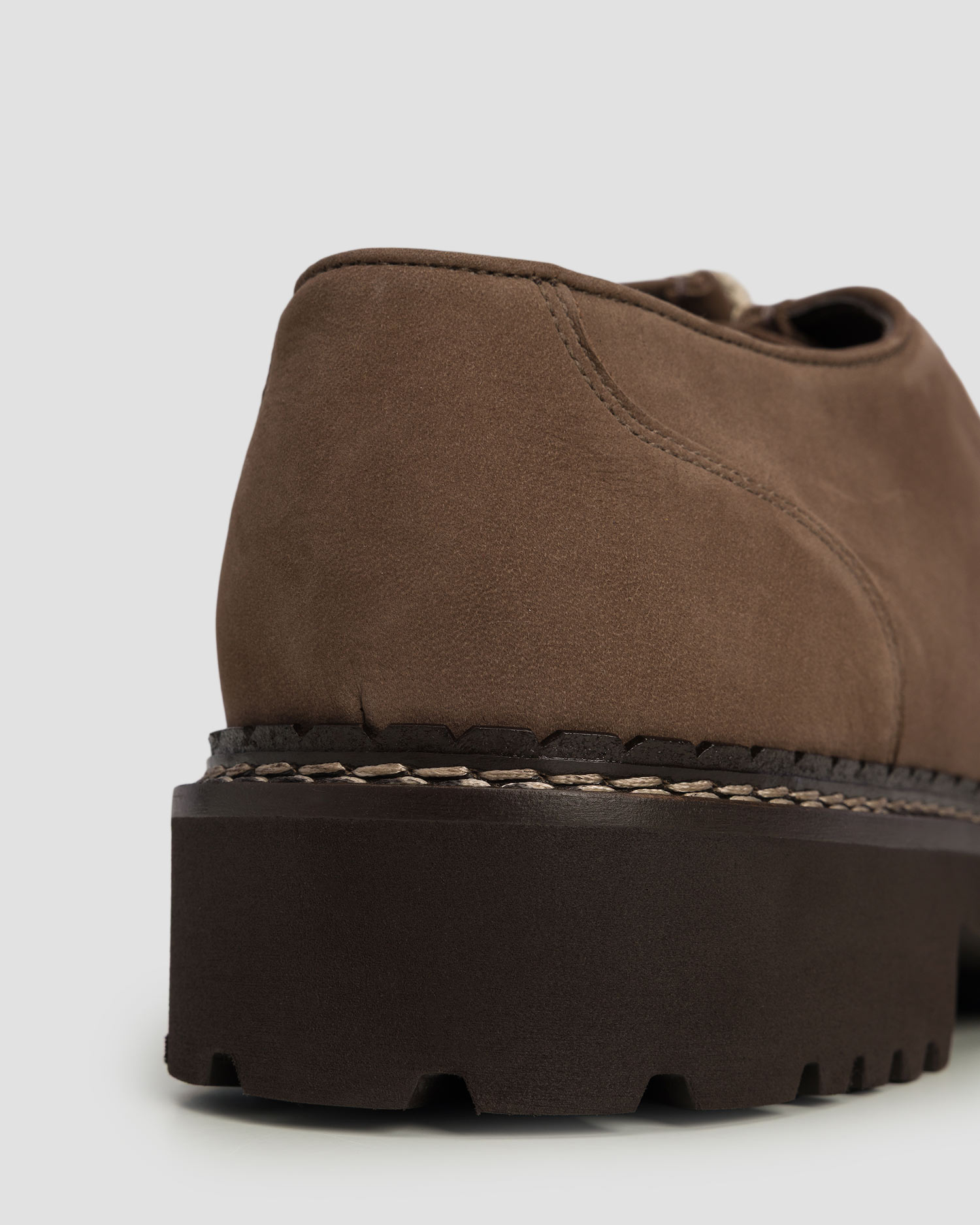 Skórzane buty męskie Doucals Scarpa Bordata Ganci (Gm) Nabuck E