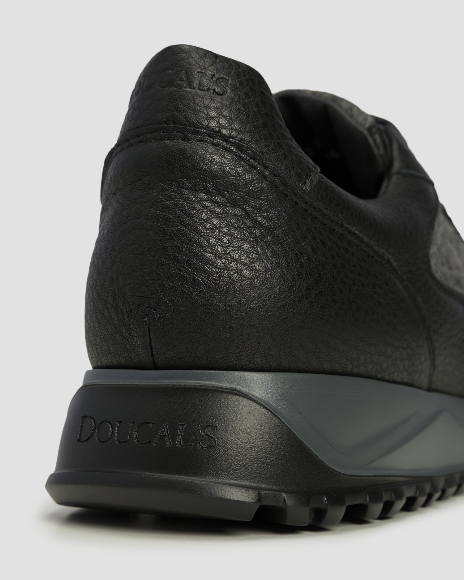 Men's leather shoes Doucal's Agnis Grigio black