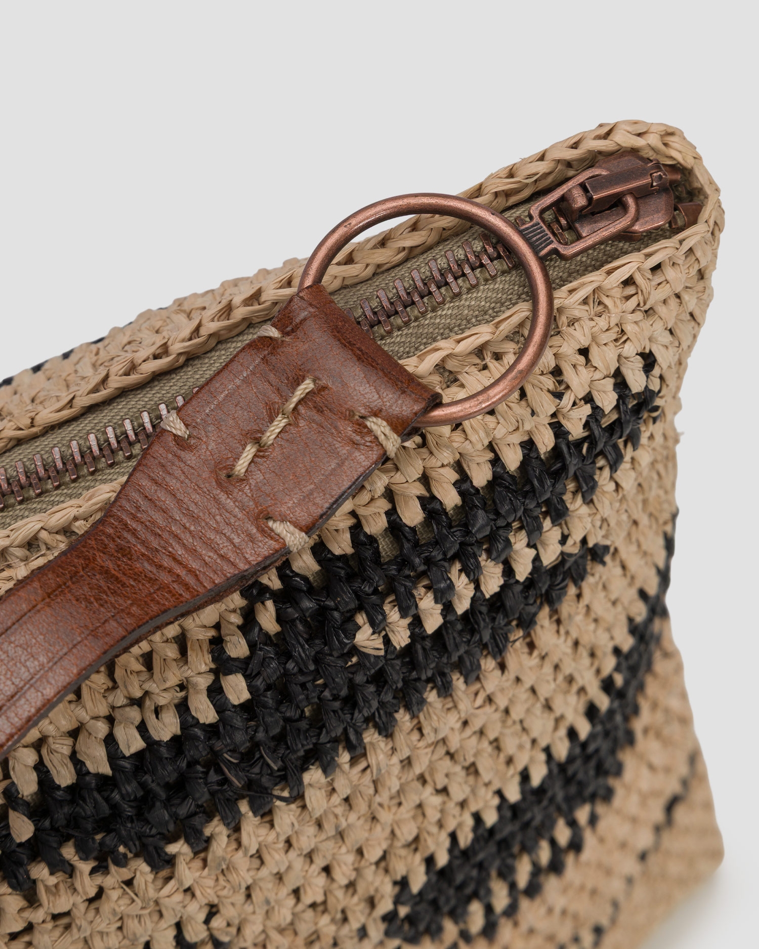 Ibeliv Ampy Handgewebte Clutch-Tasche