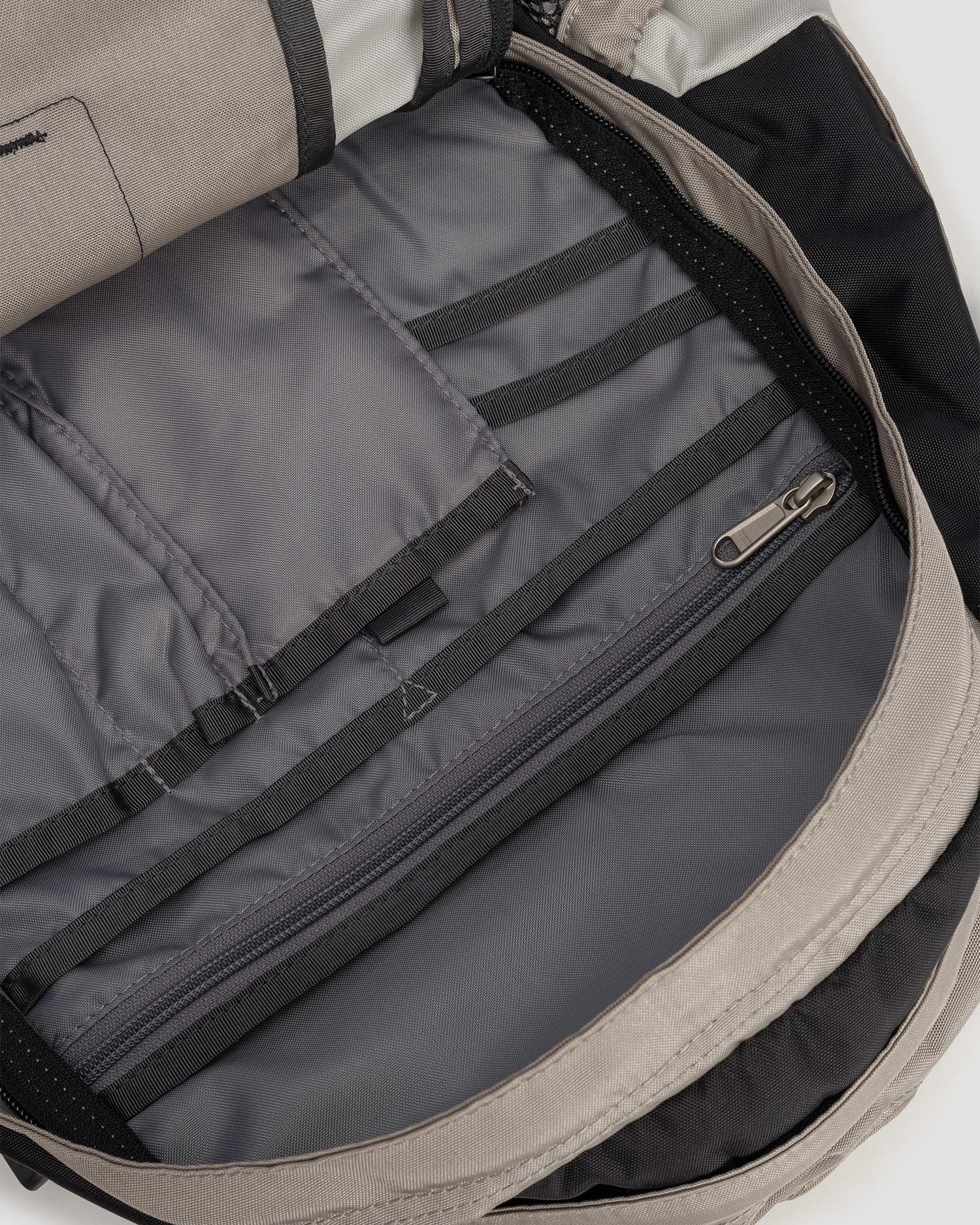 The North Face Hot Shot SE 30L Rucksack in Grau