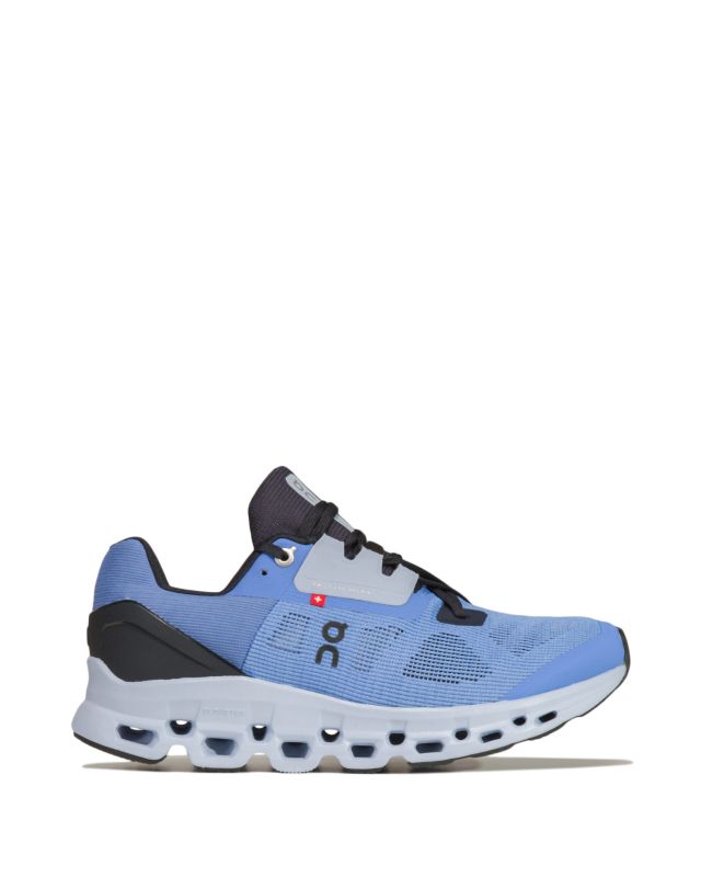 cloudstratus trainers