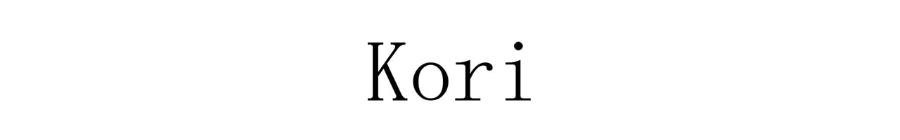 Resortwear móda Kori v řeckém stylu logo