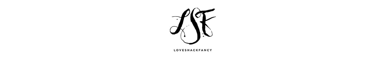 LoveShackFancy nová kolekce šatů 2022 logo