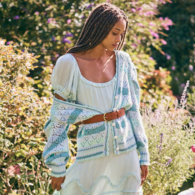 Sukienki z bufkami - jak je nosić?