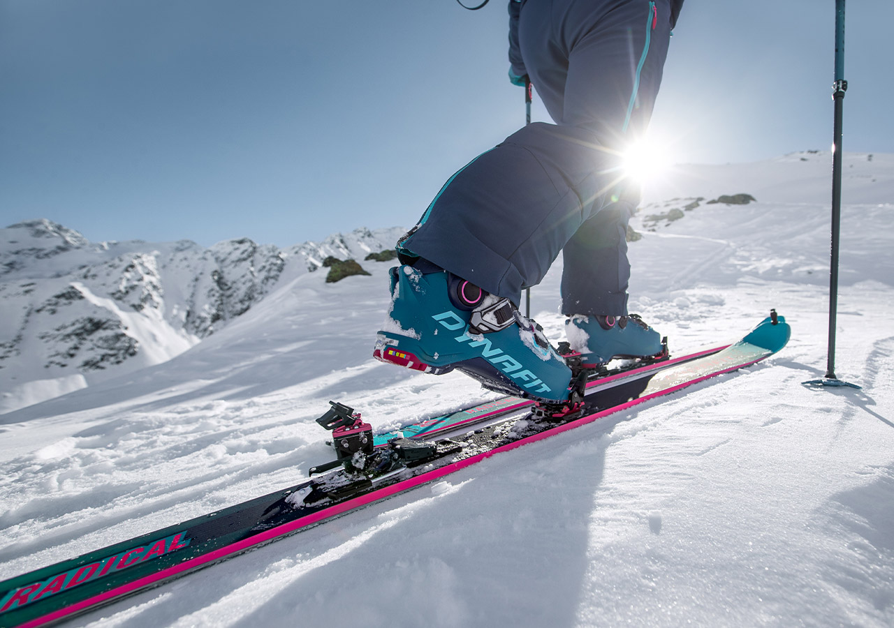 Odpowiednie narty skiturowe są najważniejszą rzeczą na skiturach. 