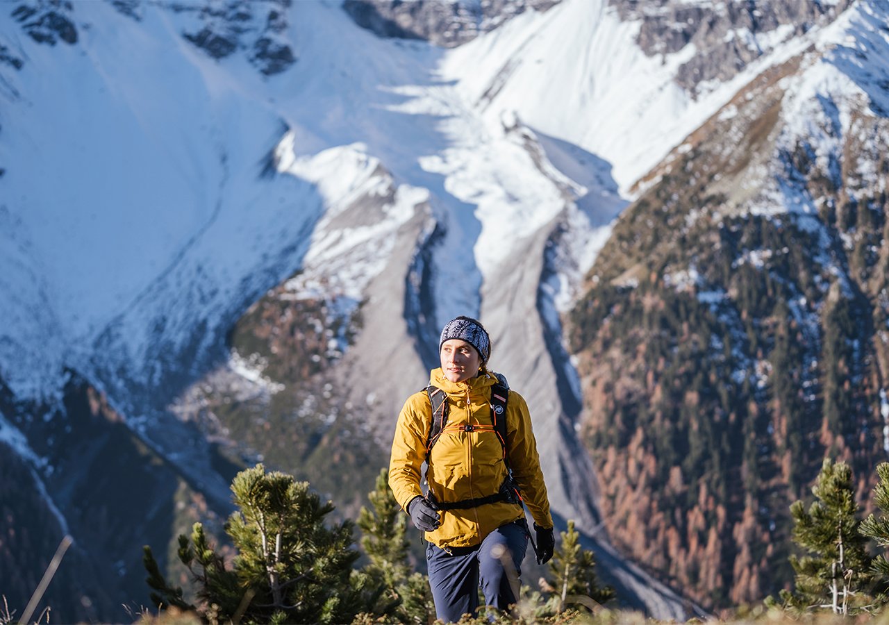 Damskie ciepłe kurtki i spodnie zimowe to konieczność podczas wyjazdu w góry.