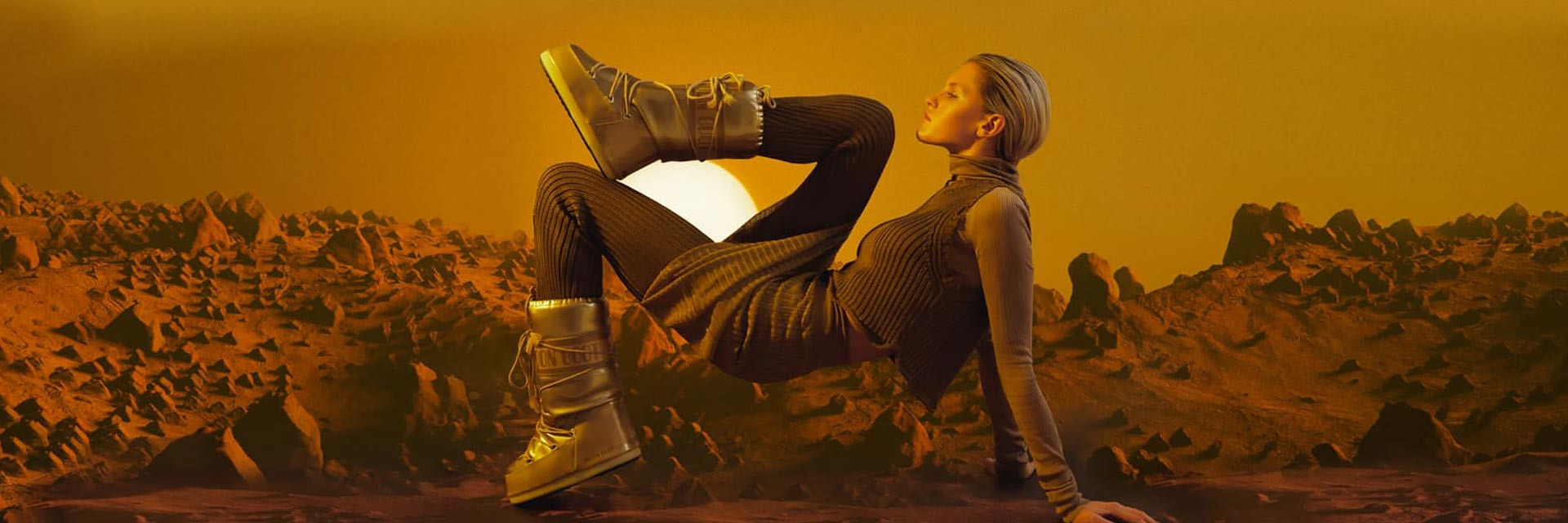 MOON BOOT