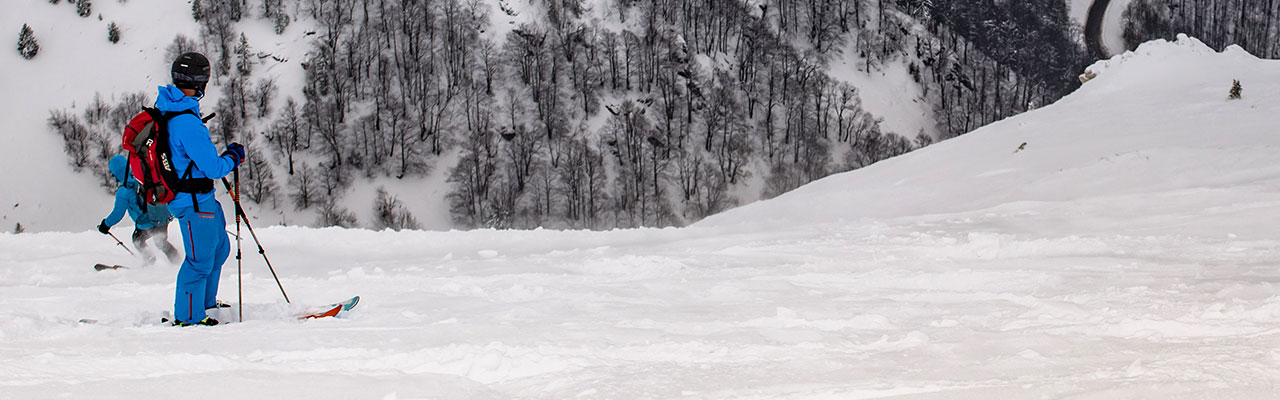 Kurtka i spodnie narciarskie do skitouringu