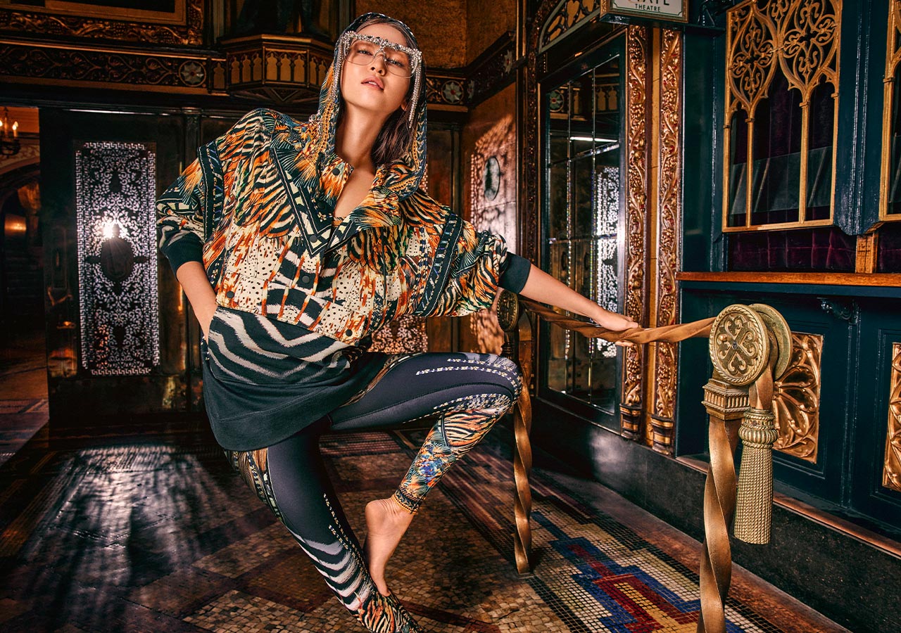 Camilla to nie tylko sukienki, ale tez wygodne kolekcje activewear.